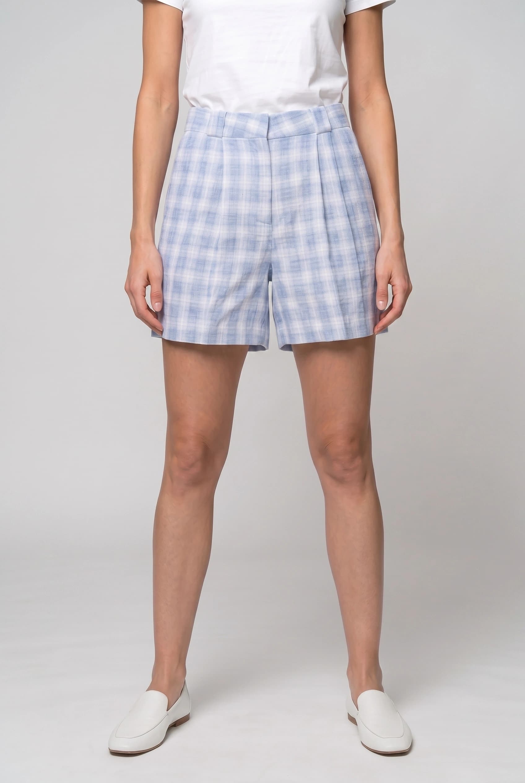Mid-Rise Tailored Shorts